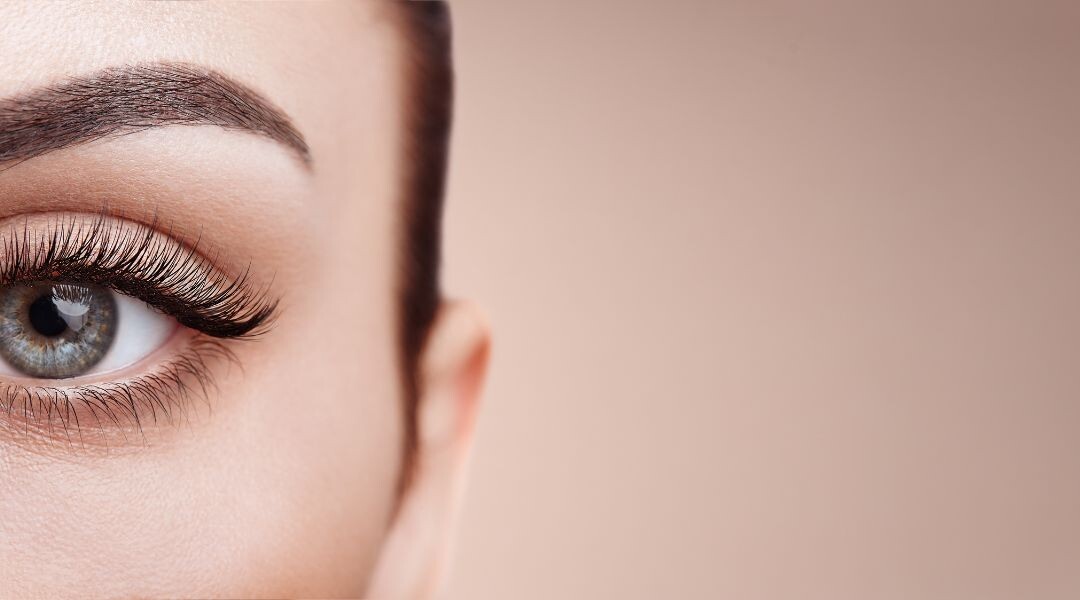 How to Achieve Healthy, Long Eyelashes